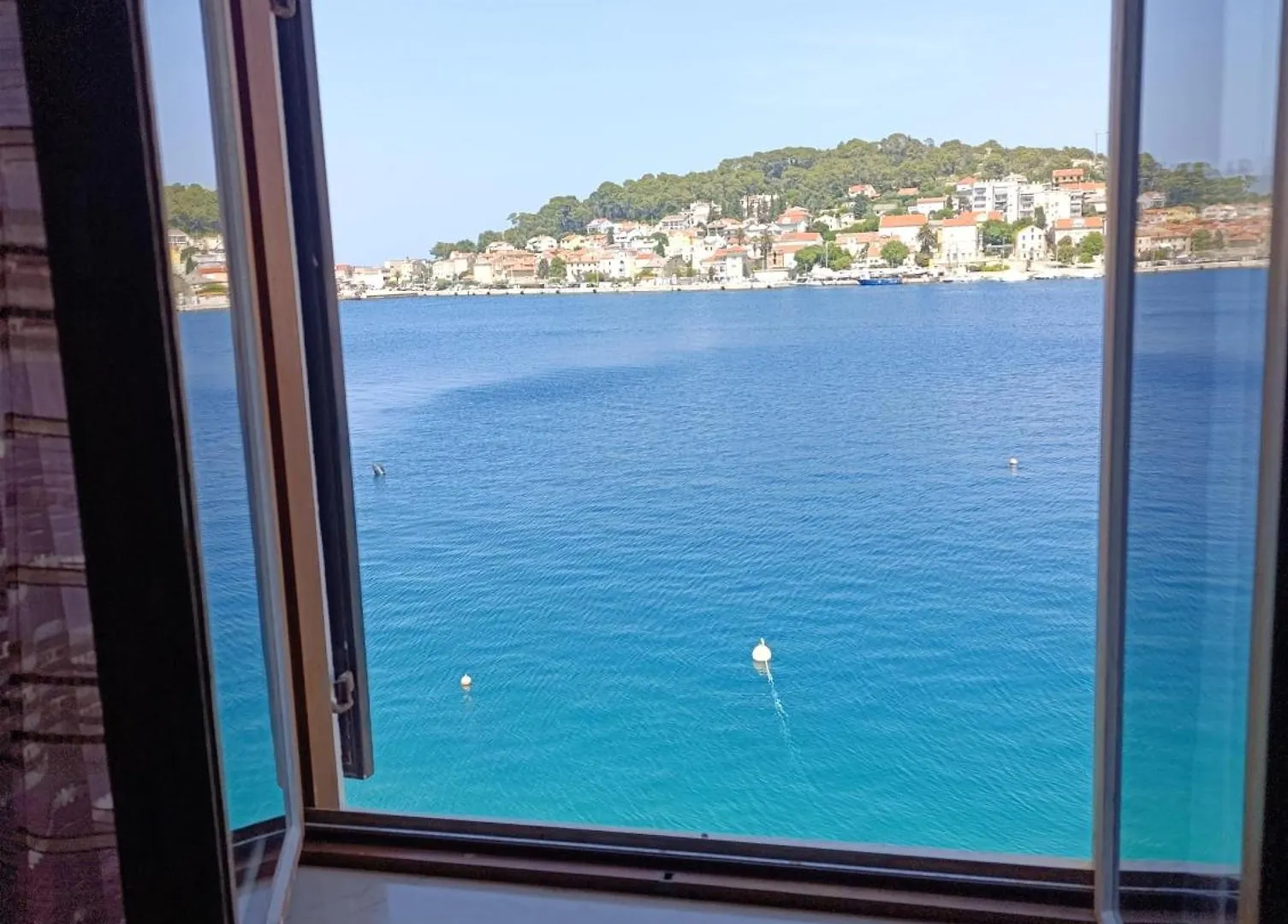 Pleasant Apartment With Seaview 말리로시니