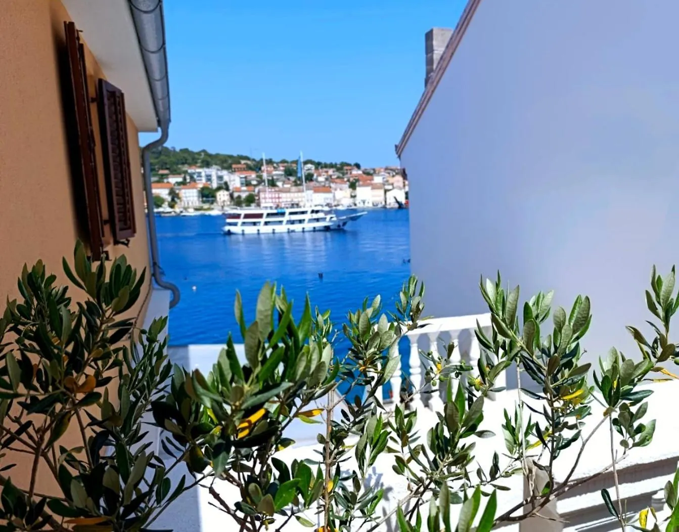 Pleasant Apartment With Seaview Mali Lošinj