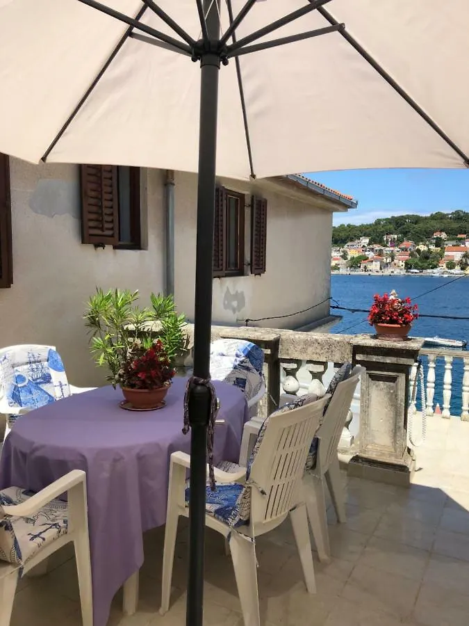 Pleasant Apartment With Seaview Mali Losinj
